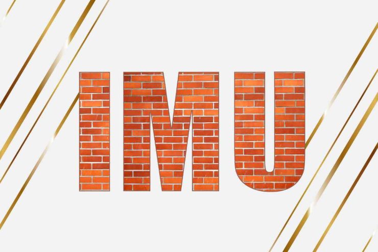 IMU scritta in mattoni 