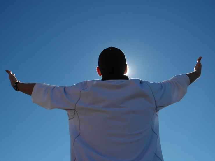 Giovane esulta, arriva il Bonus single