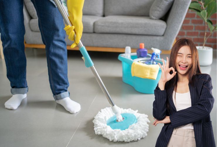 pulizia del pavimento ed una ragazza che ok