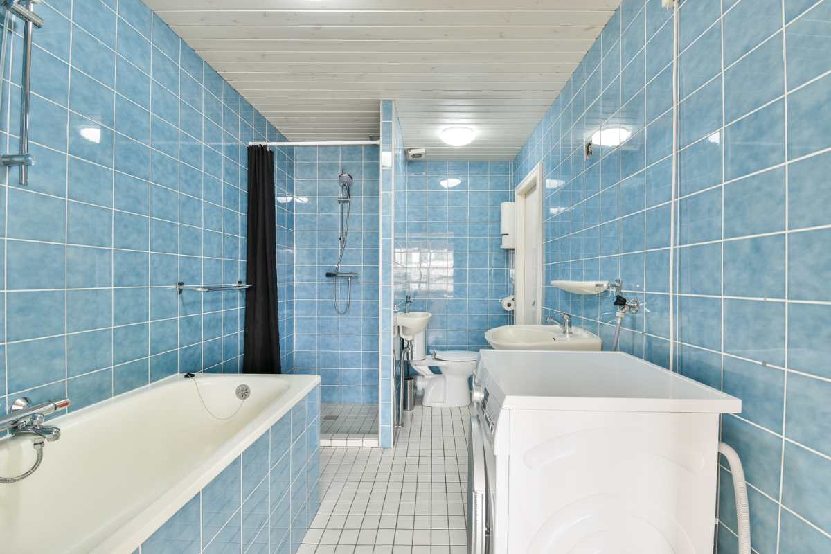 bagno azzurro ristrutturato