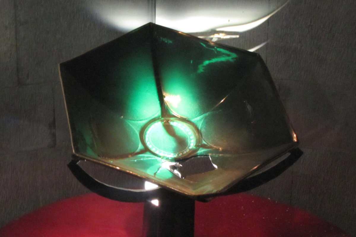 Il Sacro Catino conservato al Museo del Tesoro della Cattedrale di San Lorenzo a Genova