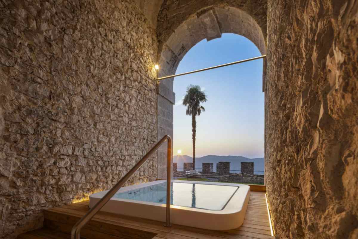 una delle piscine termali del centro benessere castelbrando